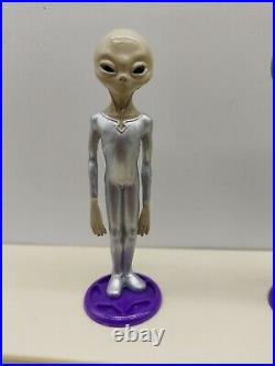 Retro Alien 1990s vintage space Roswell Area 51 classic 11 figure set