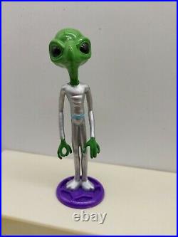 Retro Alien 1990s vintage space Roswell Area 51 classic 11 figure set