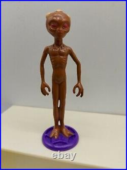 Retro Alien 1990s vintage space Roswell Area 51 classic 11 figure set