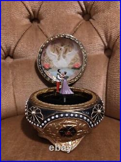 Vintage collectible Anastasia 1997 San Francisco music box company rare